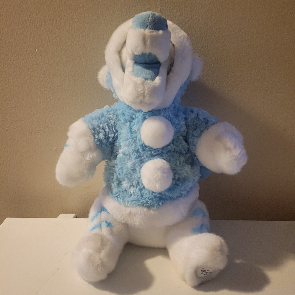 Disney Store Exclusive Tigger Winter White/Blue Plush Toy